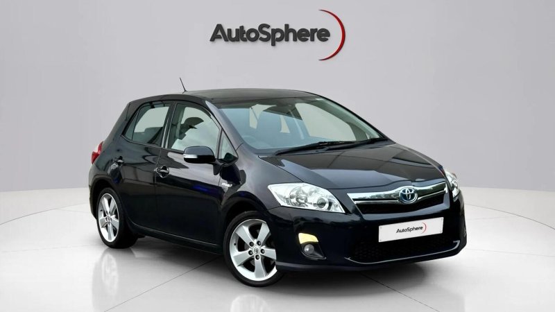 TOYOTA AURIS